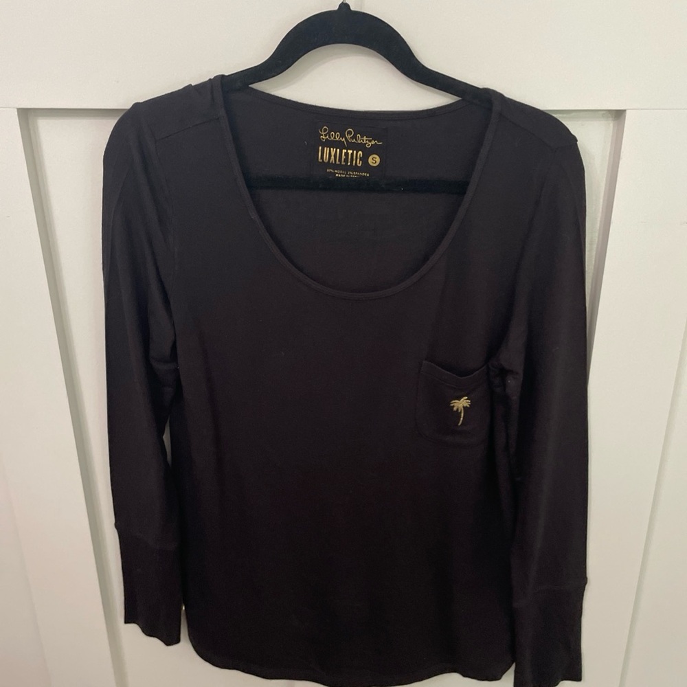 Women’s Lilly Pulitzer Black Luxletic Kerah Long Sleeve Lounge shirt-size Small